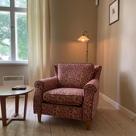 Unique 100 Year Old Villa, Location Lejlighed